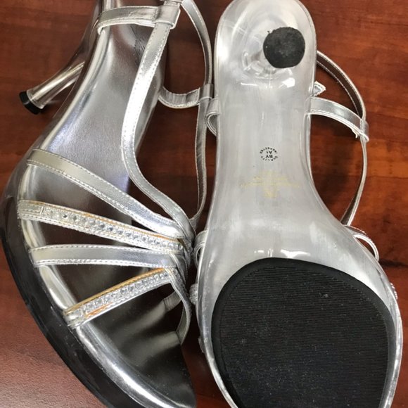 Shoes - Picture 1 of 3